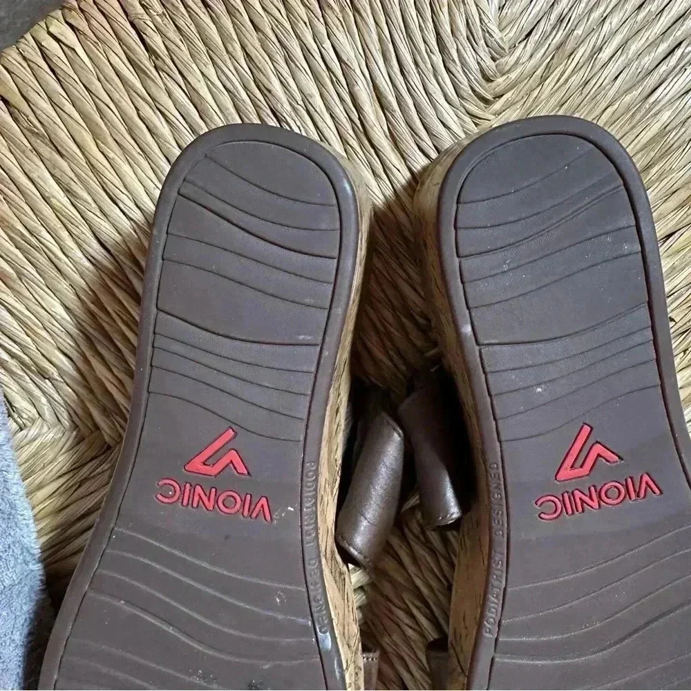 Vionic pepper slides